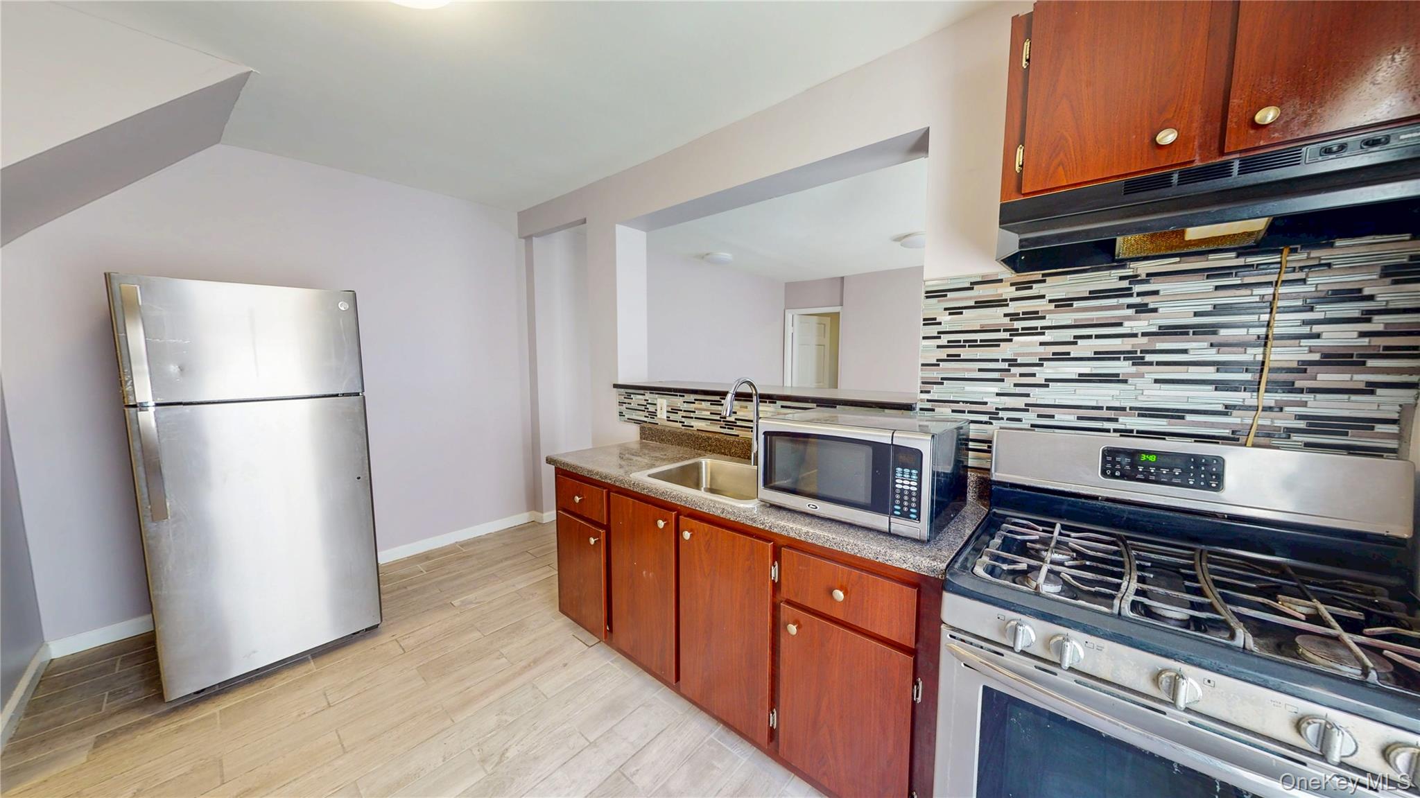 660 Warwick Street Property Photo 12