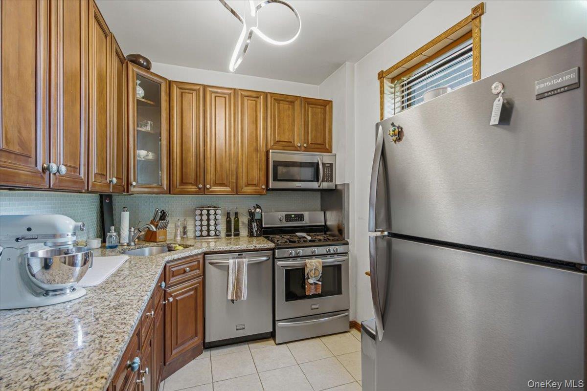 160-15 Powells Cove Boulevard C7 Property Photo 8