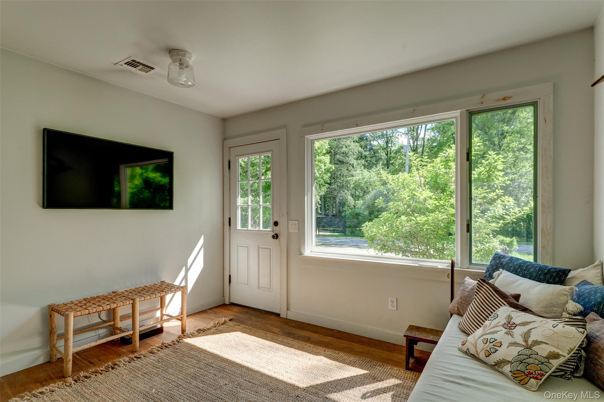 399 Delaware Drive Property Photo 4