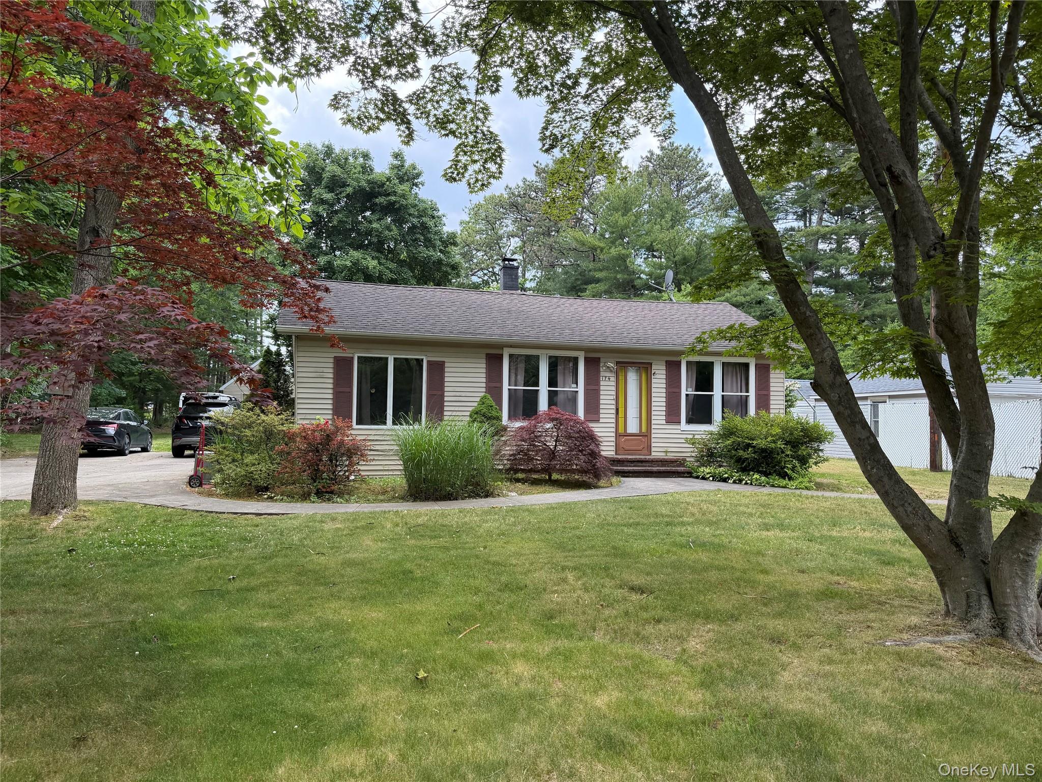 174 Middle Island Road Property Photo 1