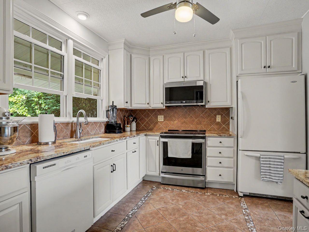 213 Peaceable Hill Road Property Photo 8
