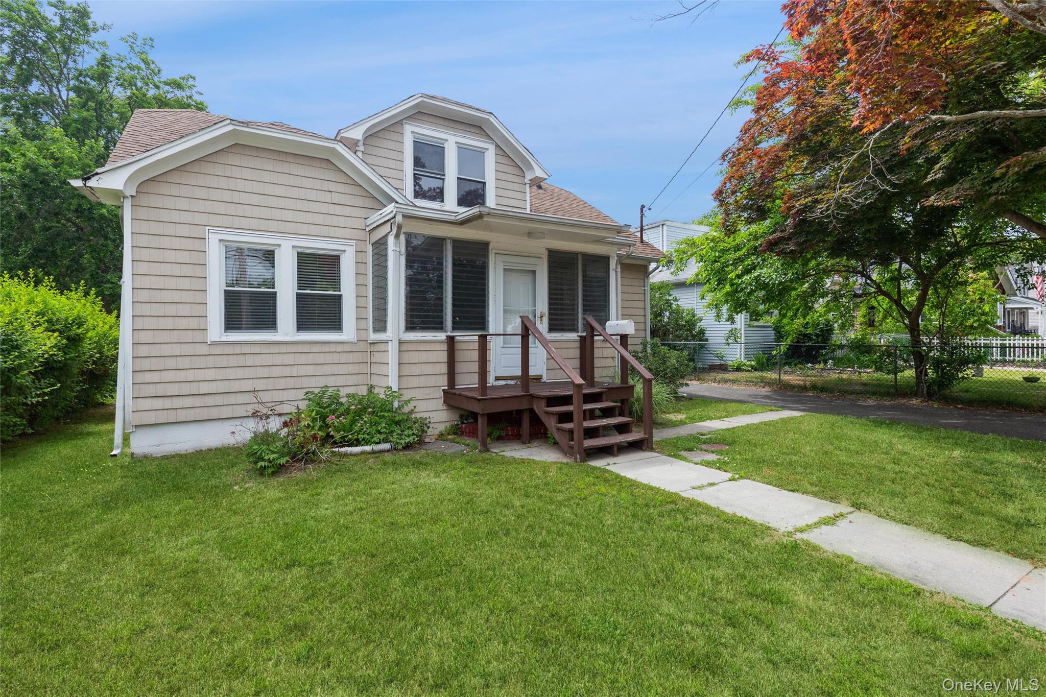 23 S Summit Avenue Property Photo 1