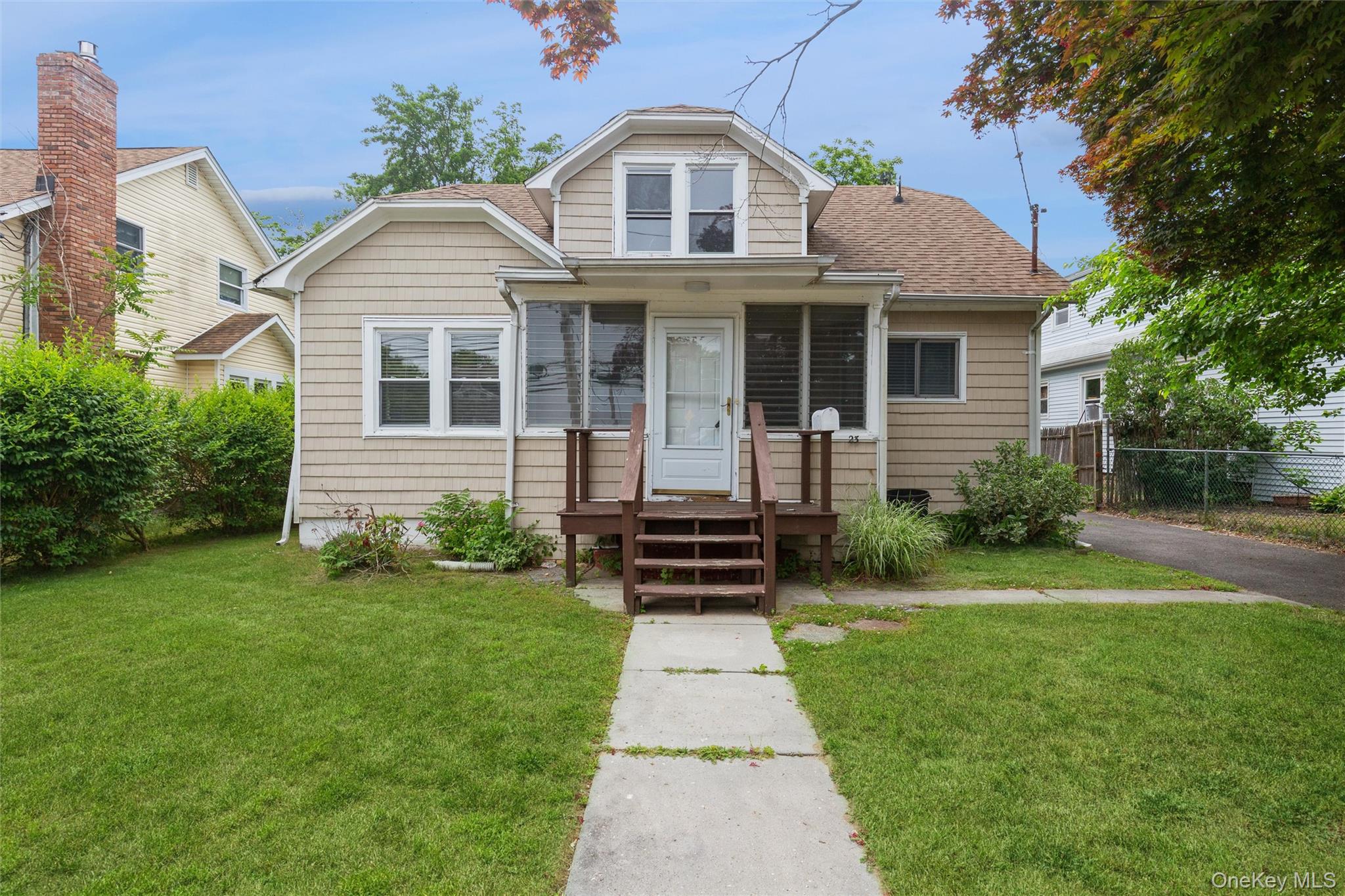 23 S Summit Avenue Property Photo 2