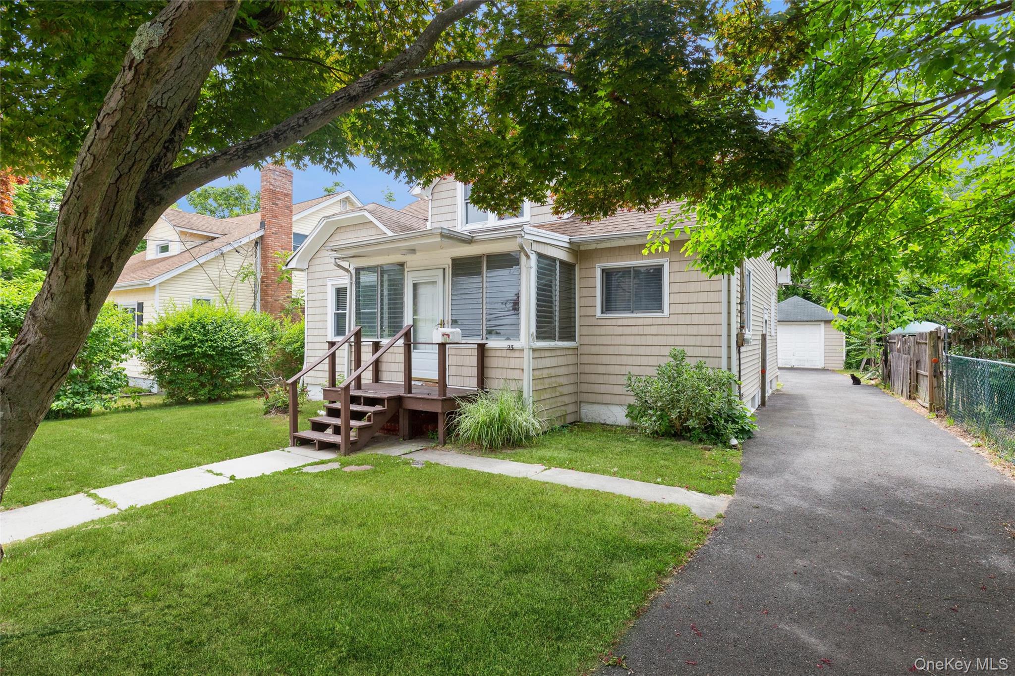 23 S Summit Avenue Property Photo 3