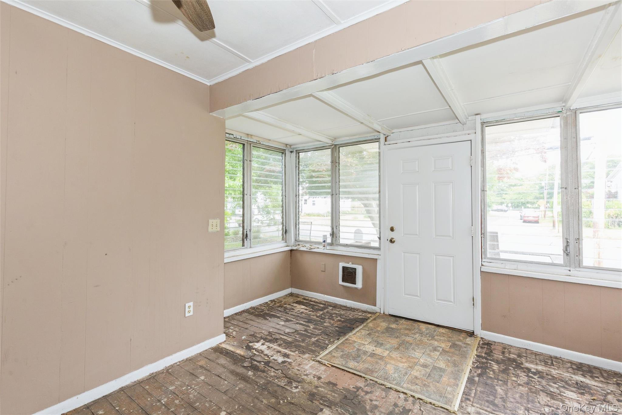 23 S Summit Avenue Property Photo 4