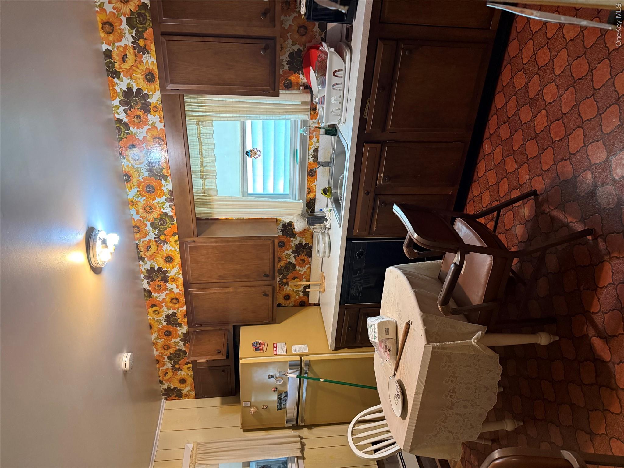 162 Voss Avenue Property Photo 4