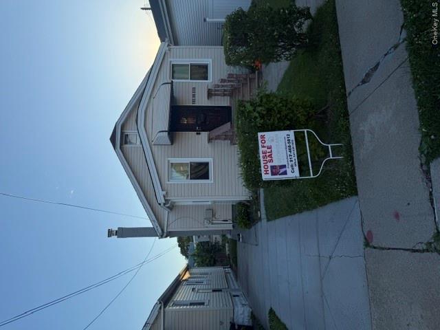 10206 213th Street Property Photo 2