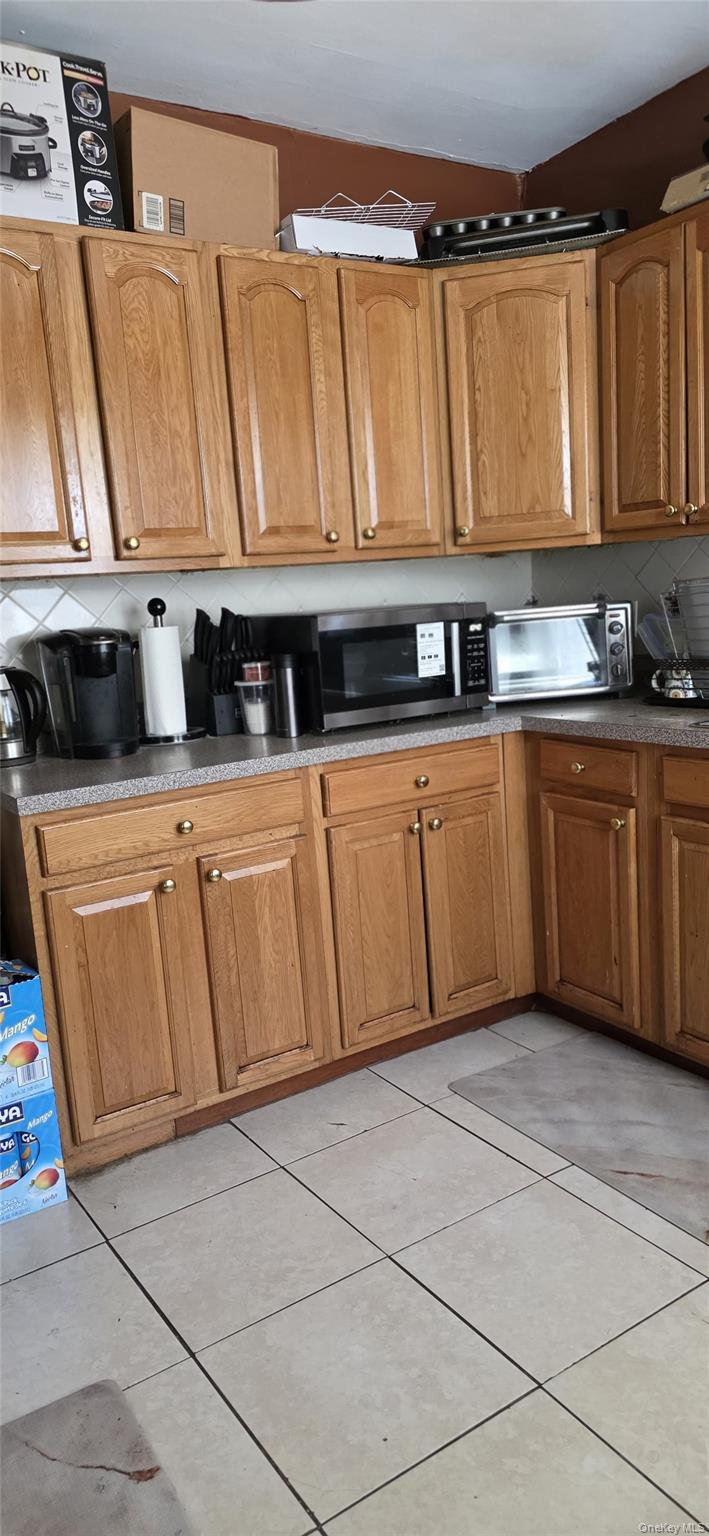 10206 213th Street Property Photo 9
