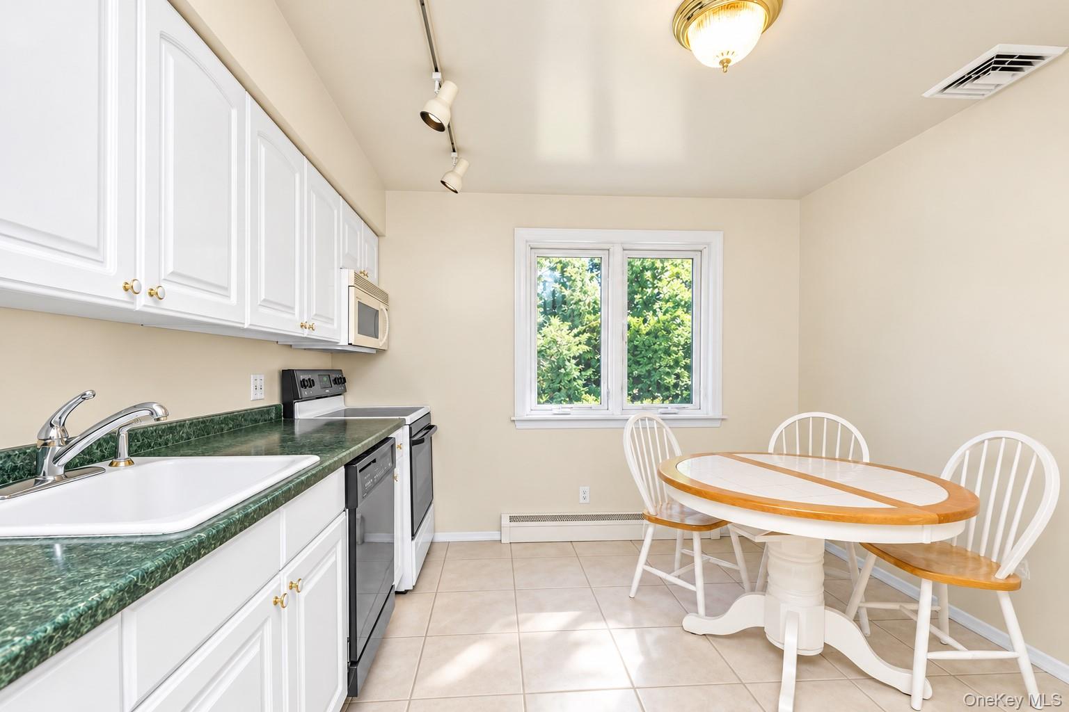 330 Bayville Avenue Property Photo 6