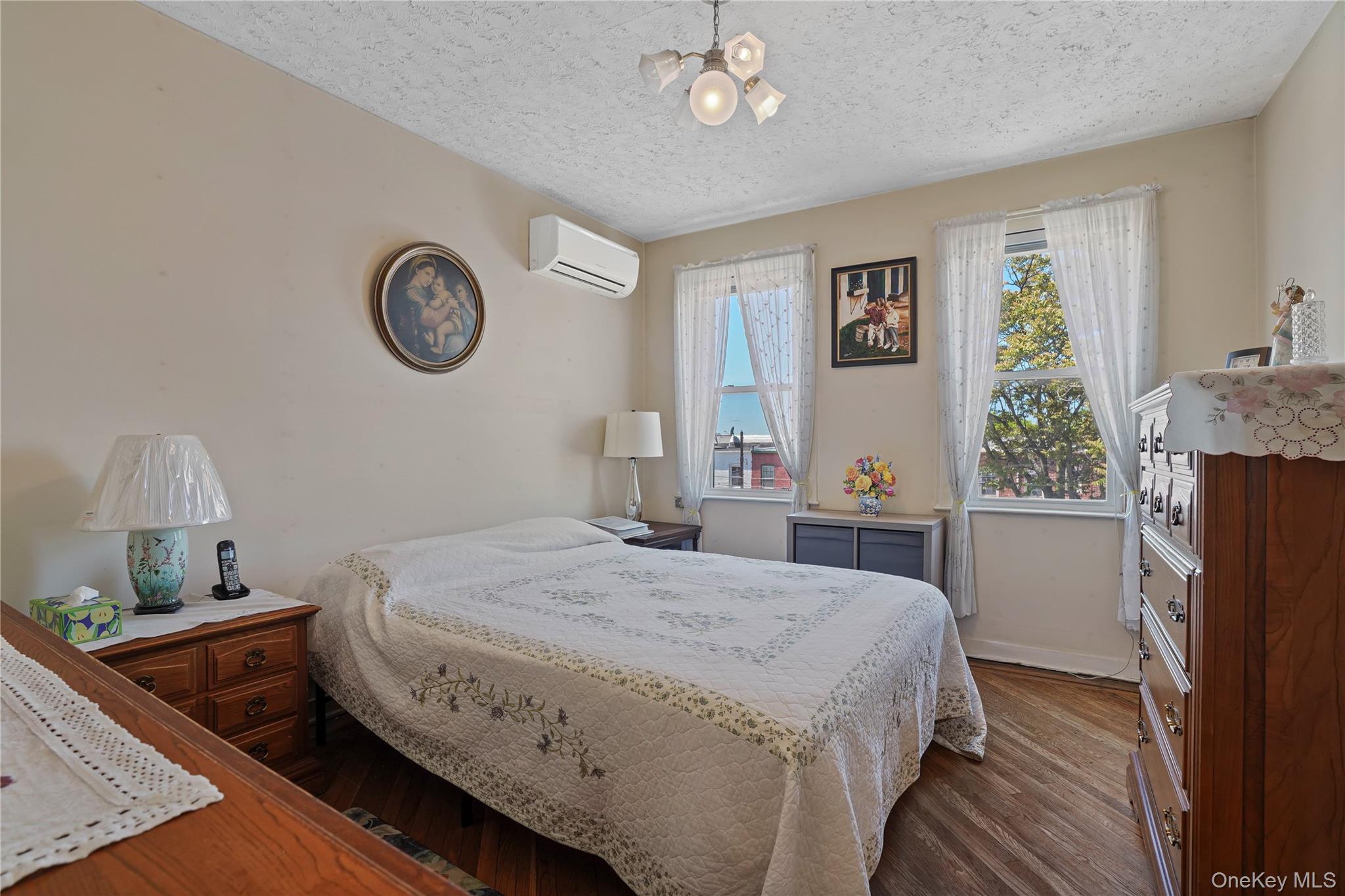 1877 Hart Street Property Photo 14