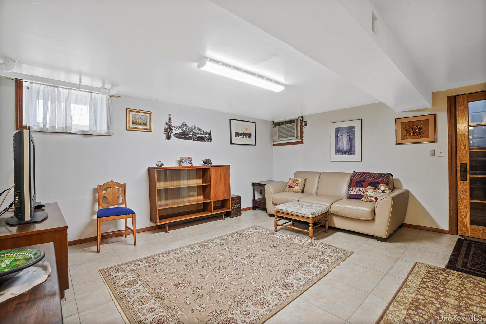 1877 Hart Street Property Photo 20