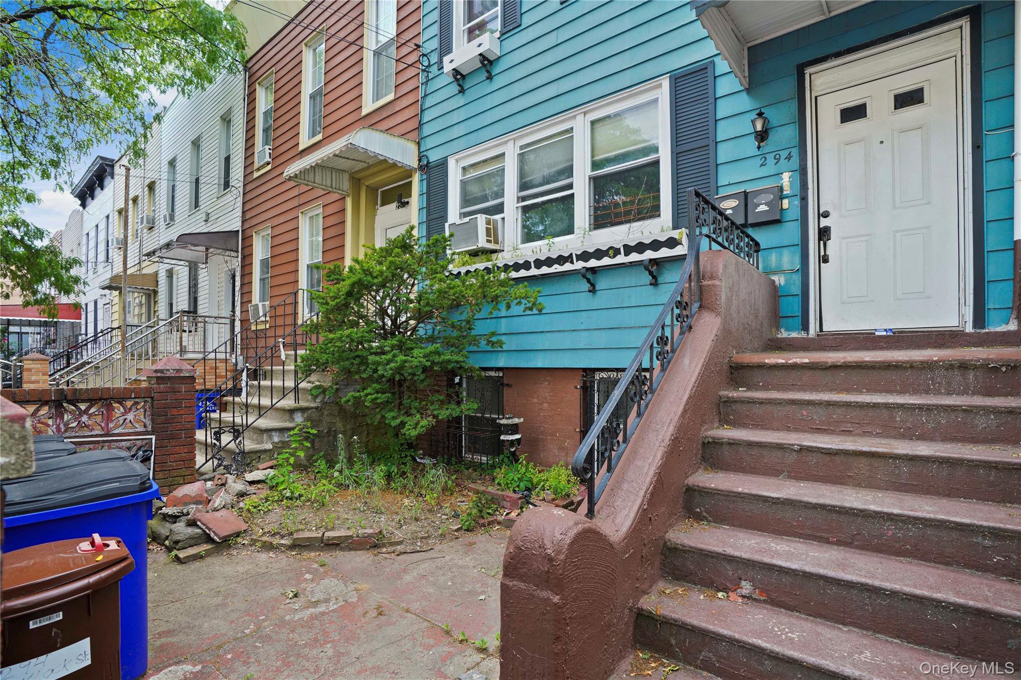 294 Hemlock Street Property Photo 2
