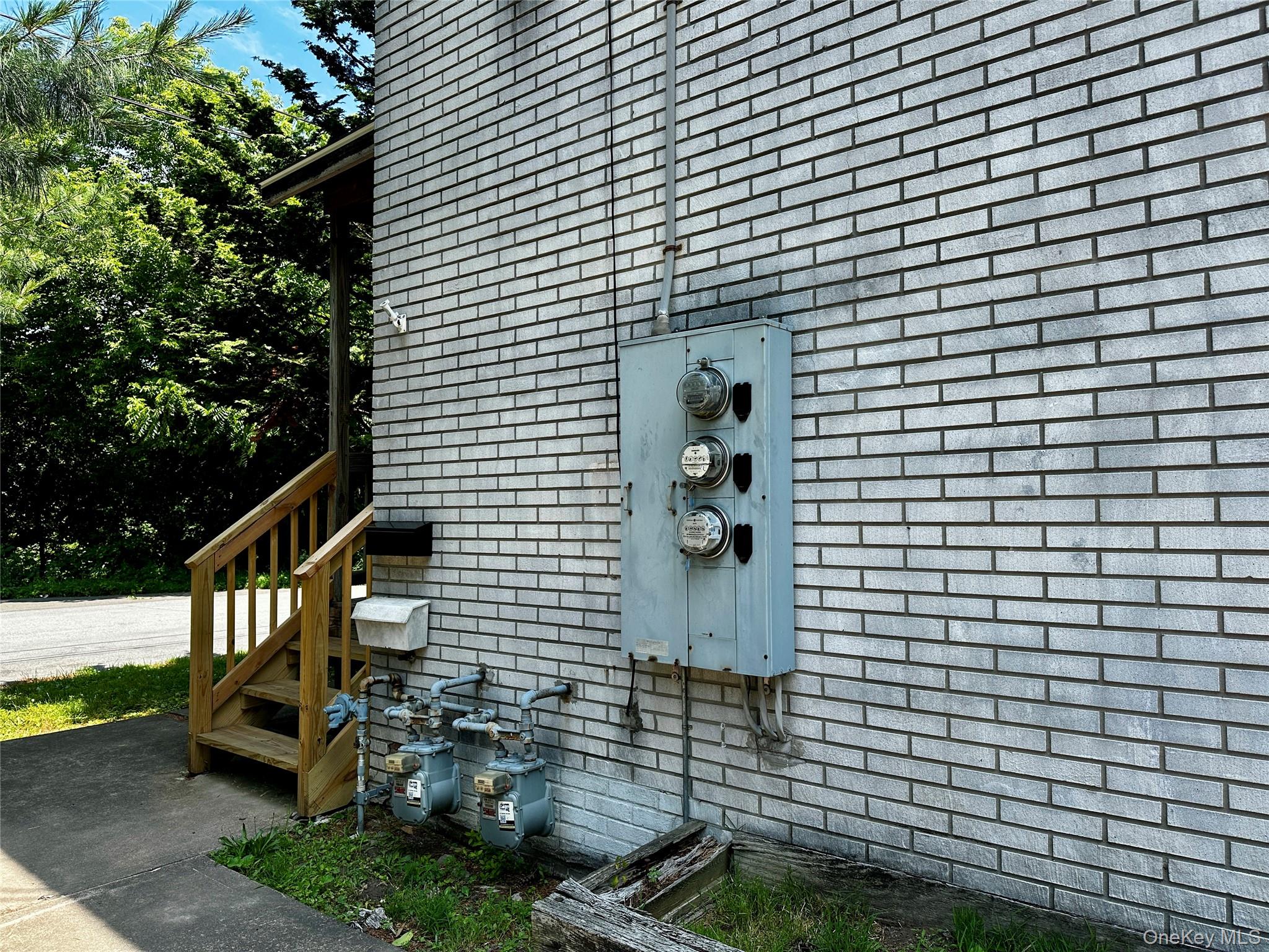 7 Columbus Street Property Photo 3