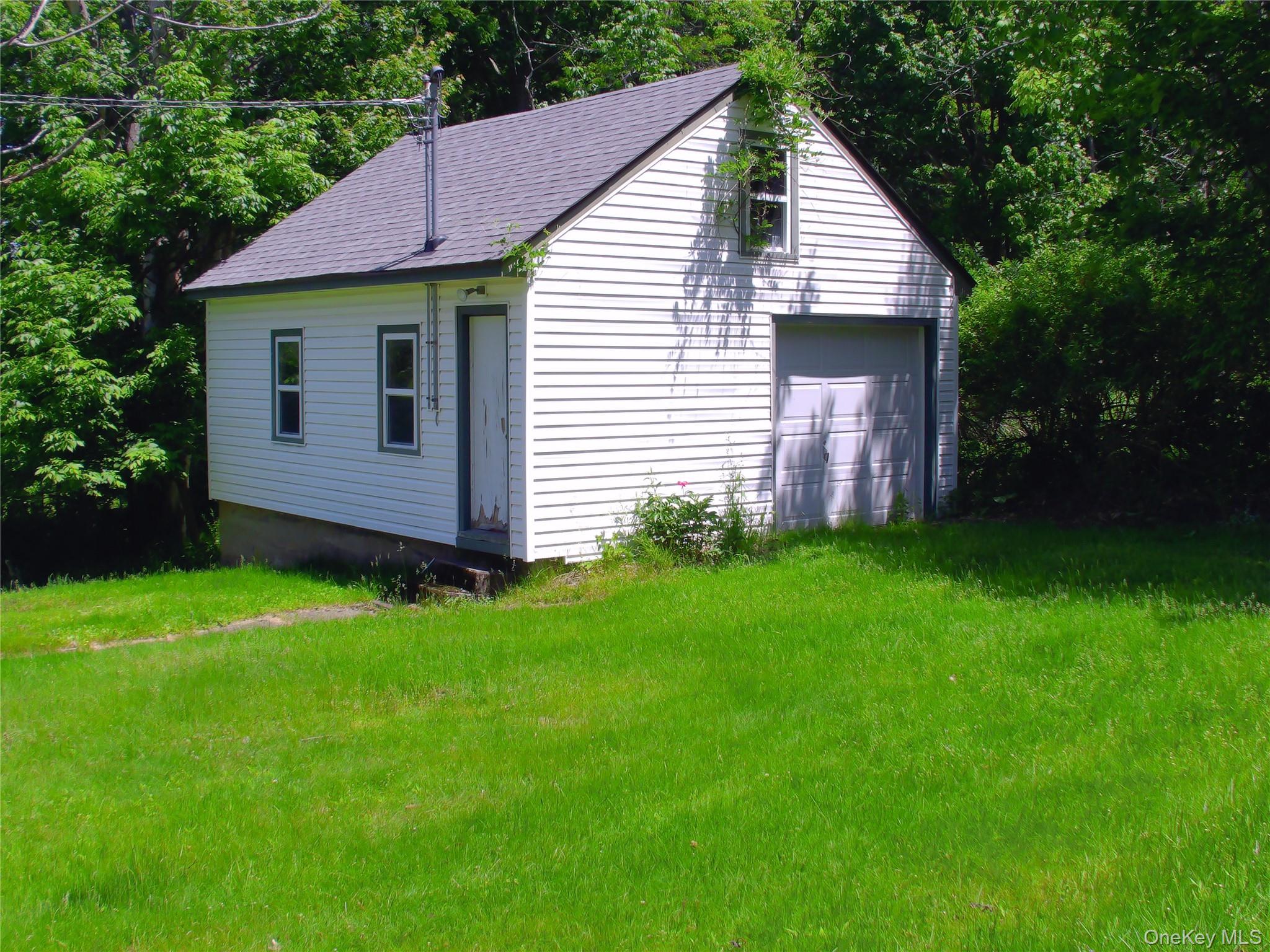 15 Cora Avenue Property Photo 3