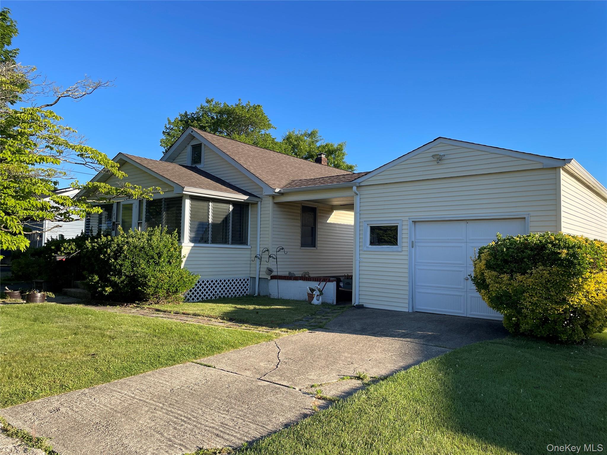 185 Seward Street Property Photo 1