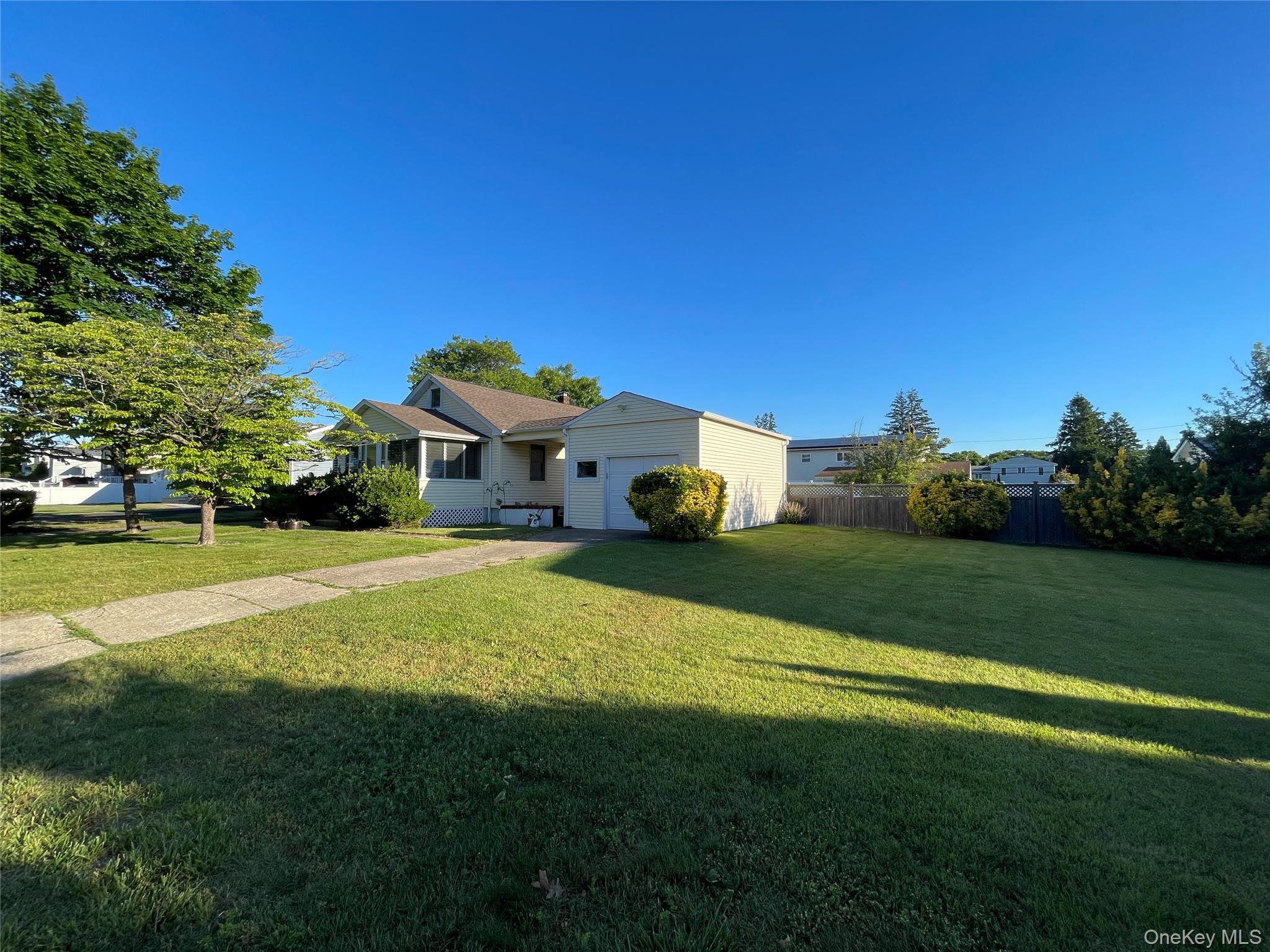 185 Seward Street Property Photo 2