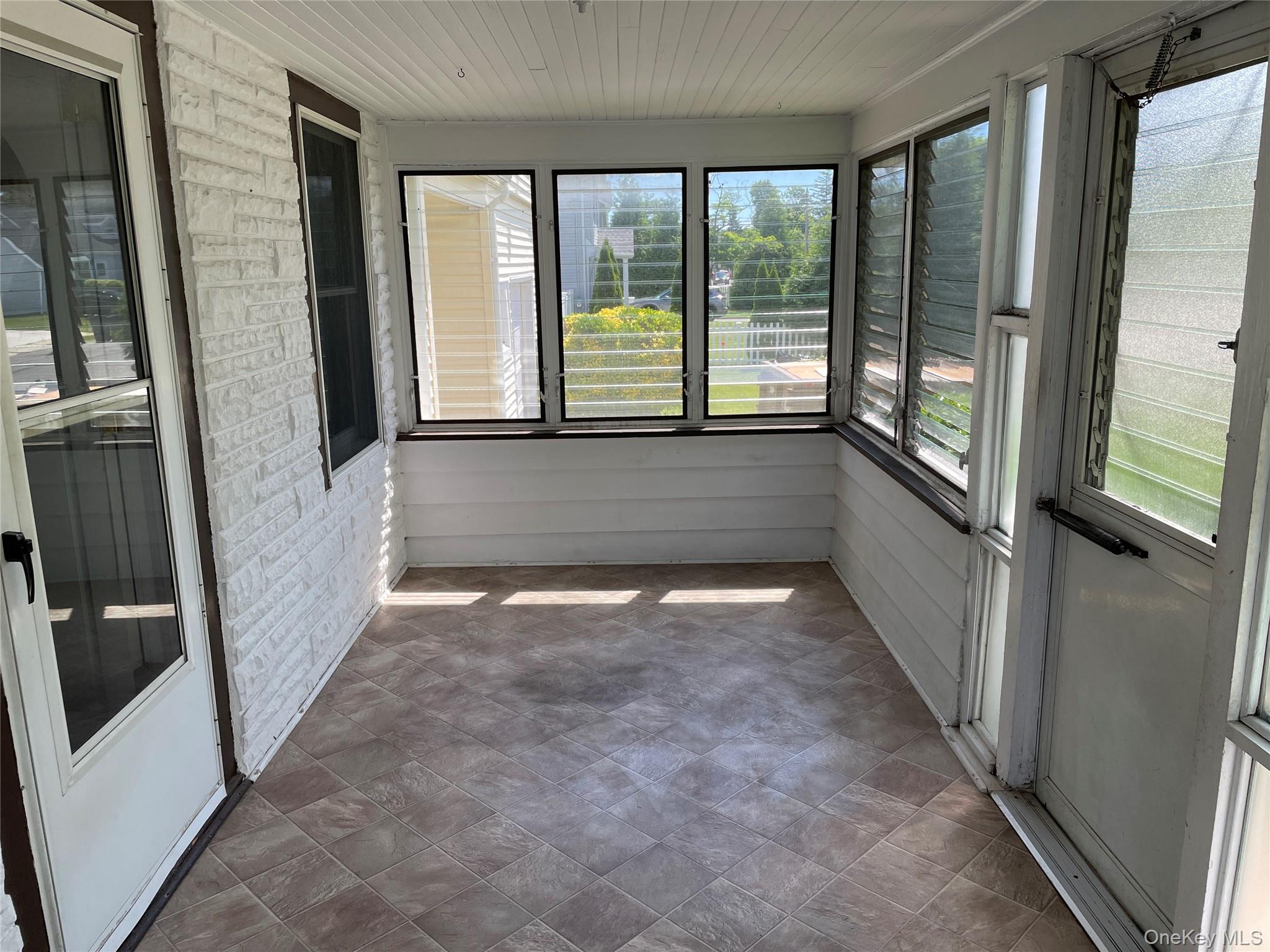 185 Seward Street Property Photo 3