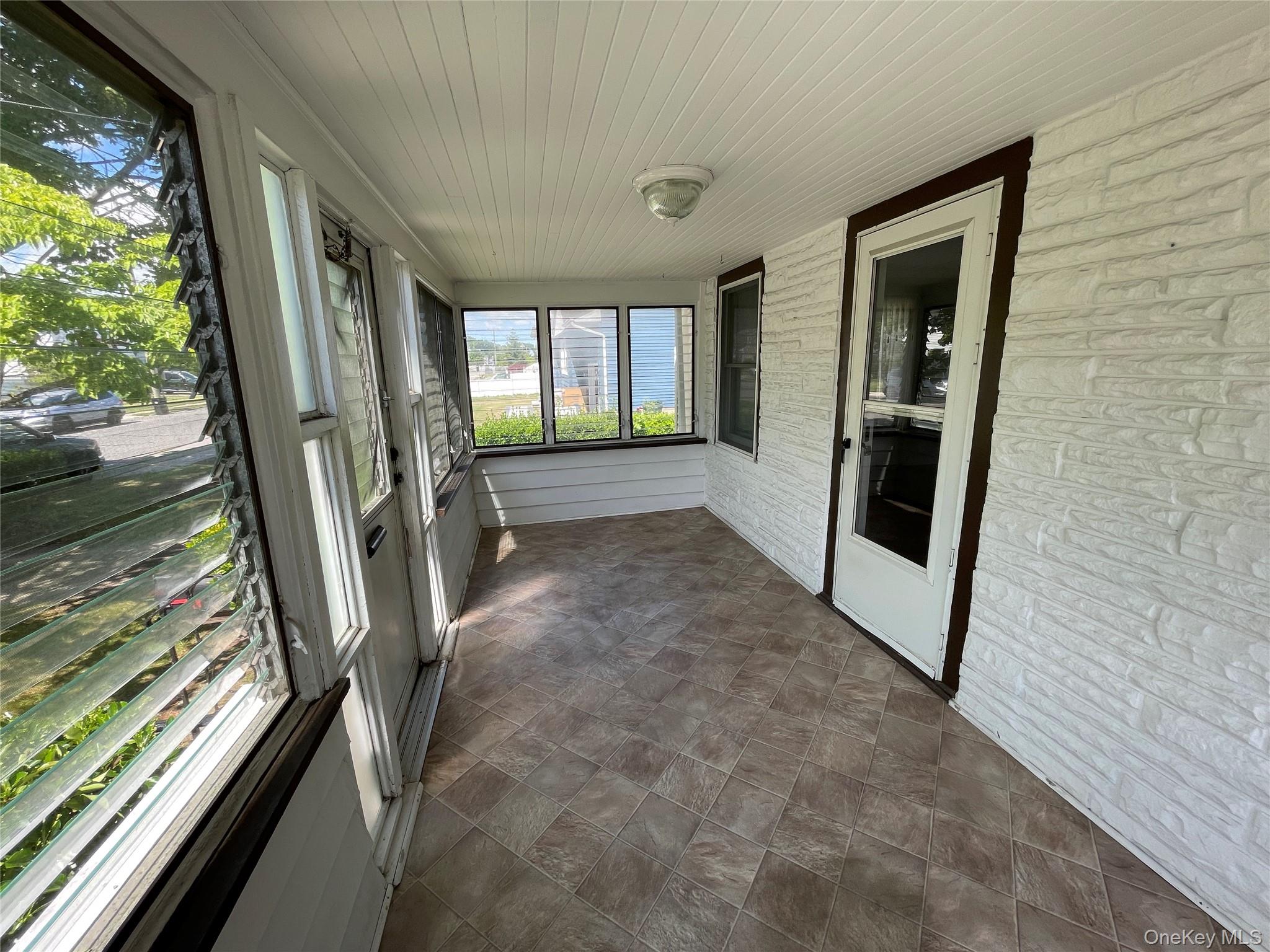 185 Seward Street Property Photo 5