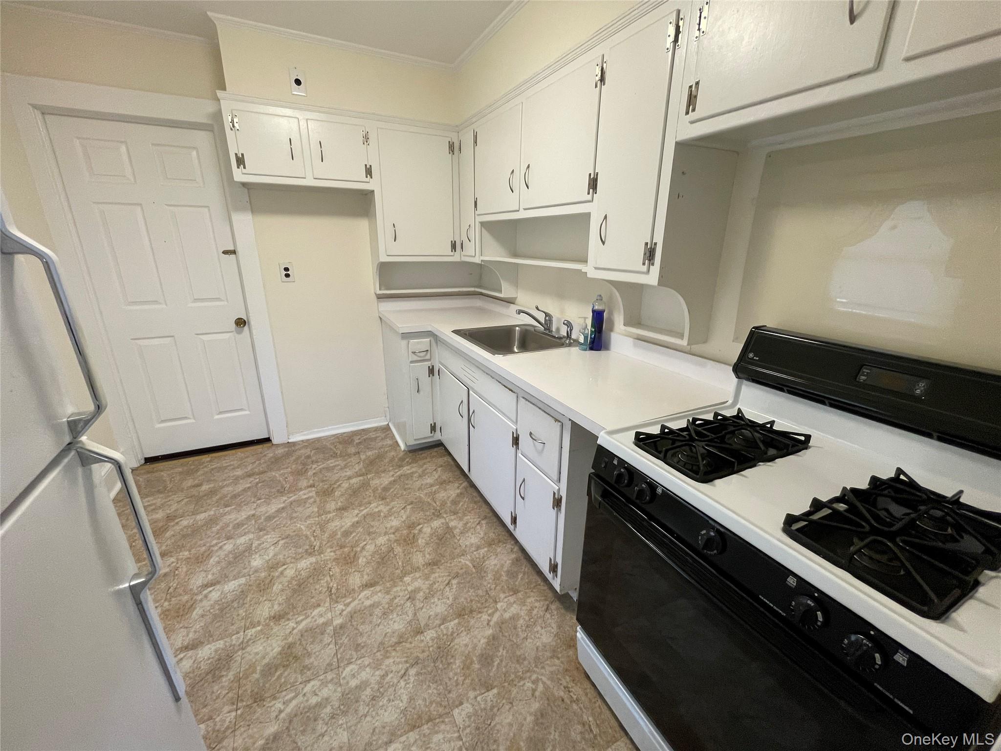 185 Seward Street Property Photo 13