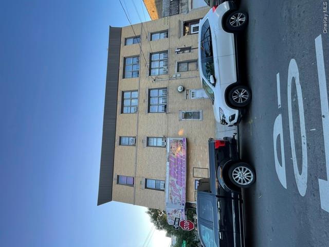 1700 Zerega Avenue Property Photo 2