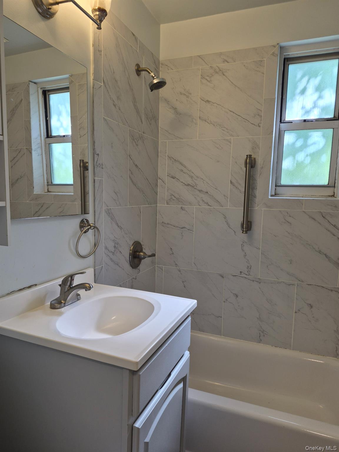 90 Spruce Street 2b Property Photo 9
