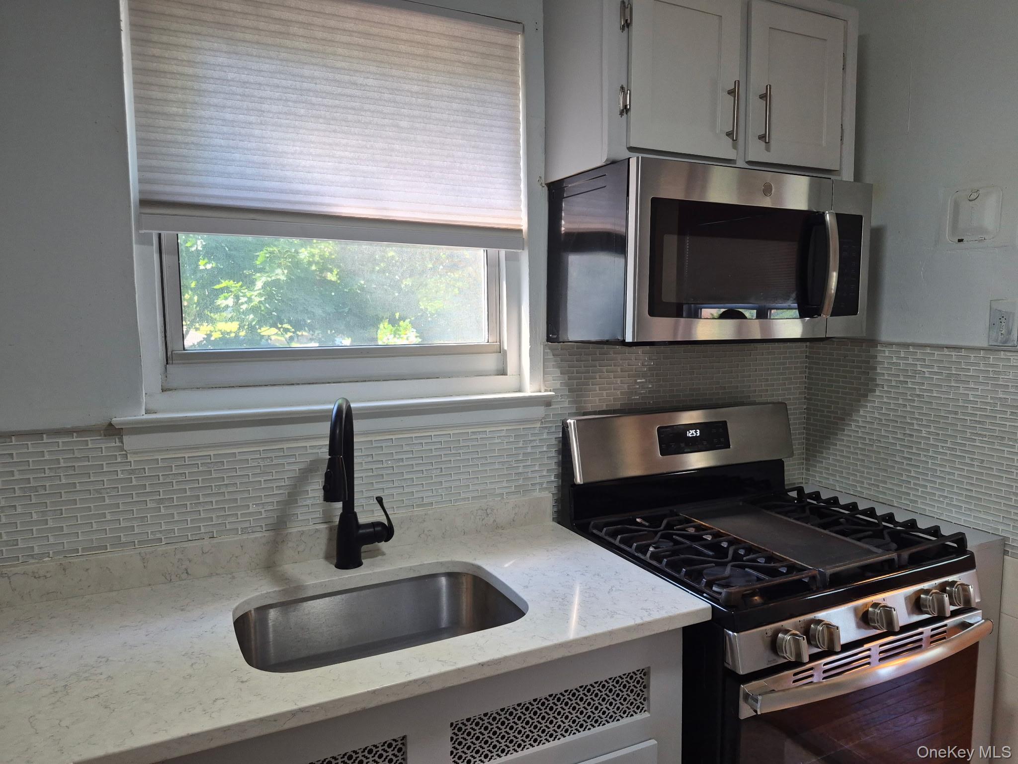 90 Spruce Street 2b Property Photo 13