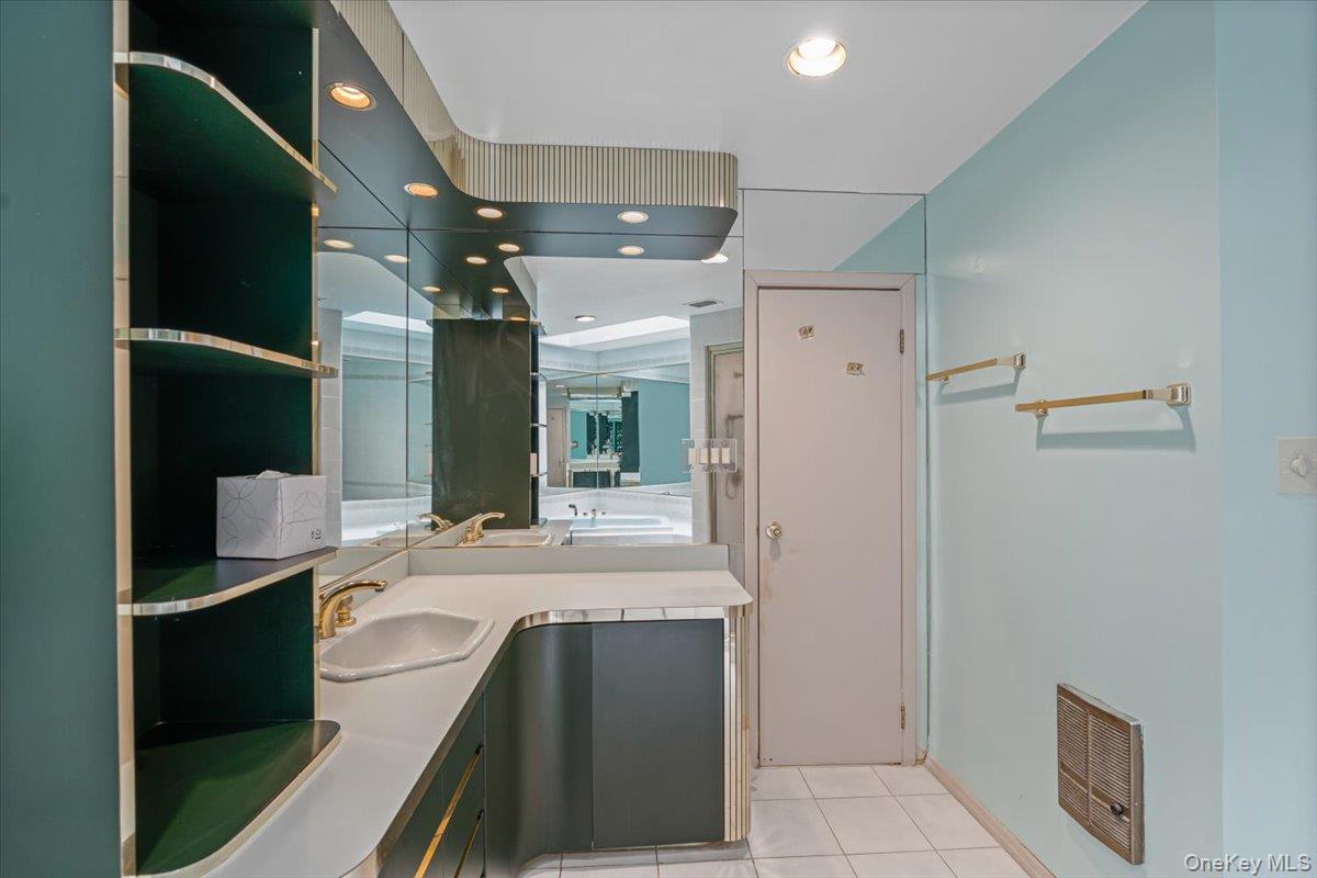 2 Maple Run Drive Property Photo 14