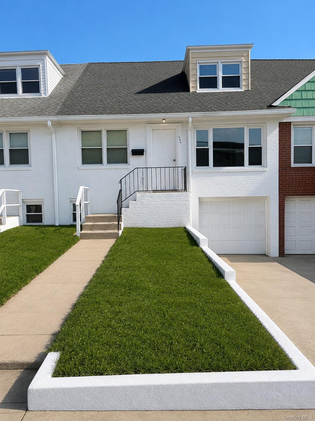 664 W Broadway Property Photo 1