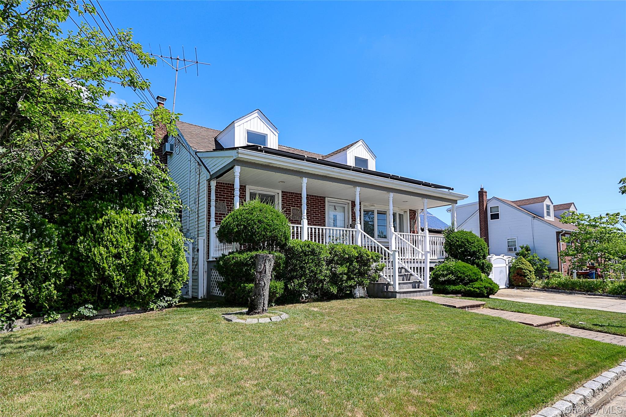 20 E Clearwater Road Property Photo 4