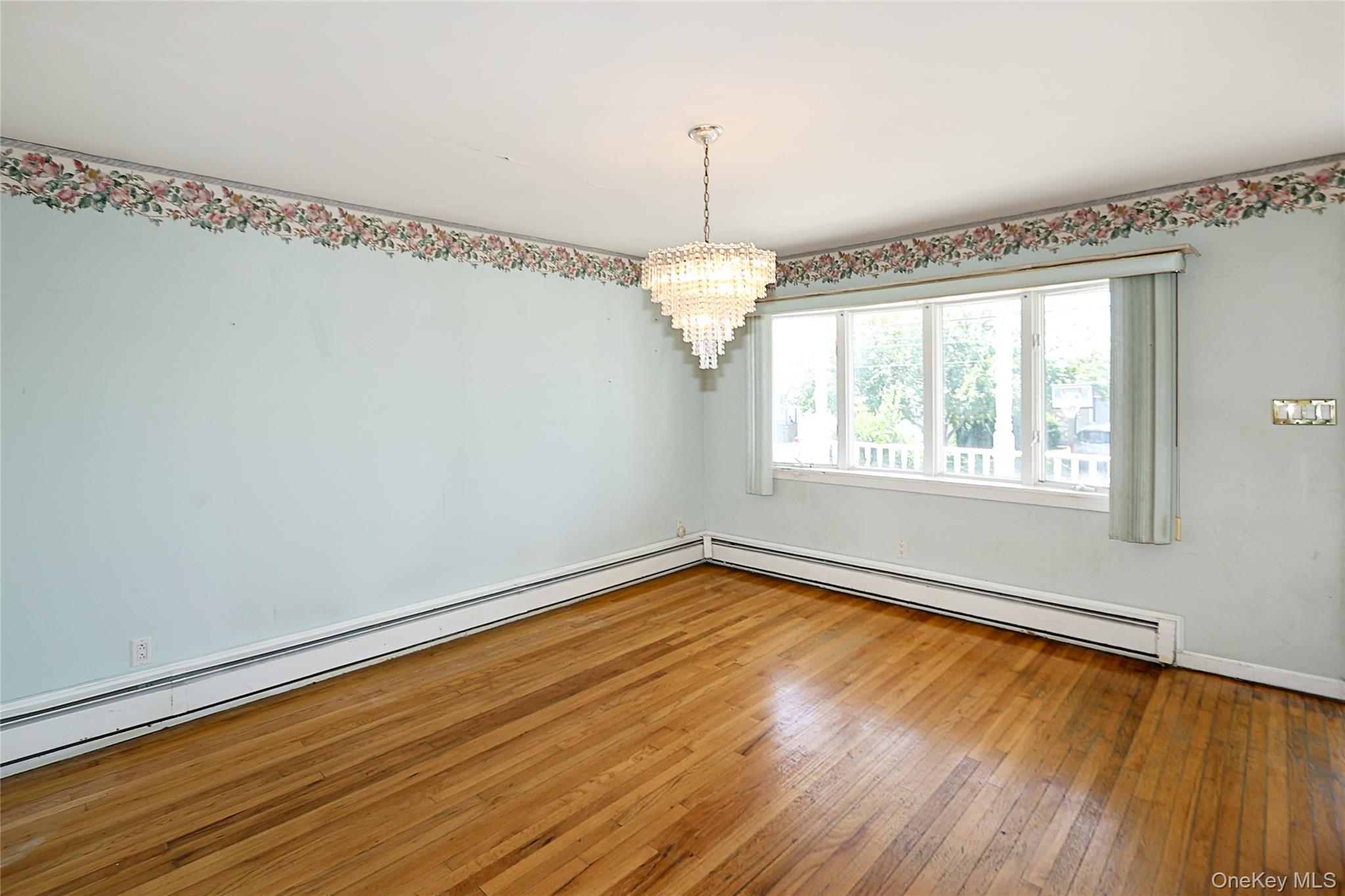 20 E Clearwater Road Property Photo 8