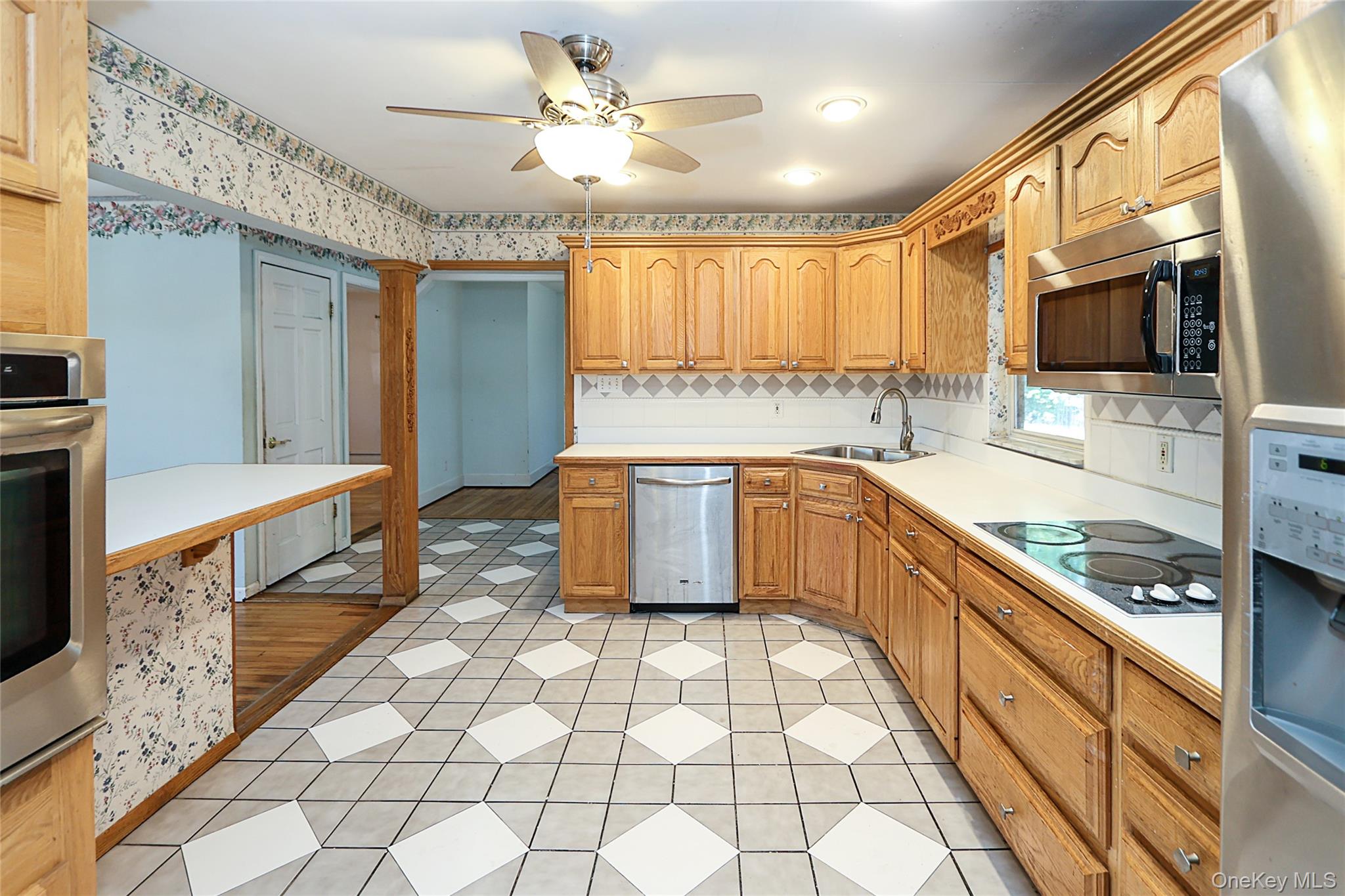 20 E Clearwater Road Property Photo 11