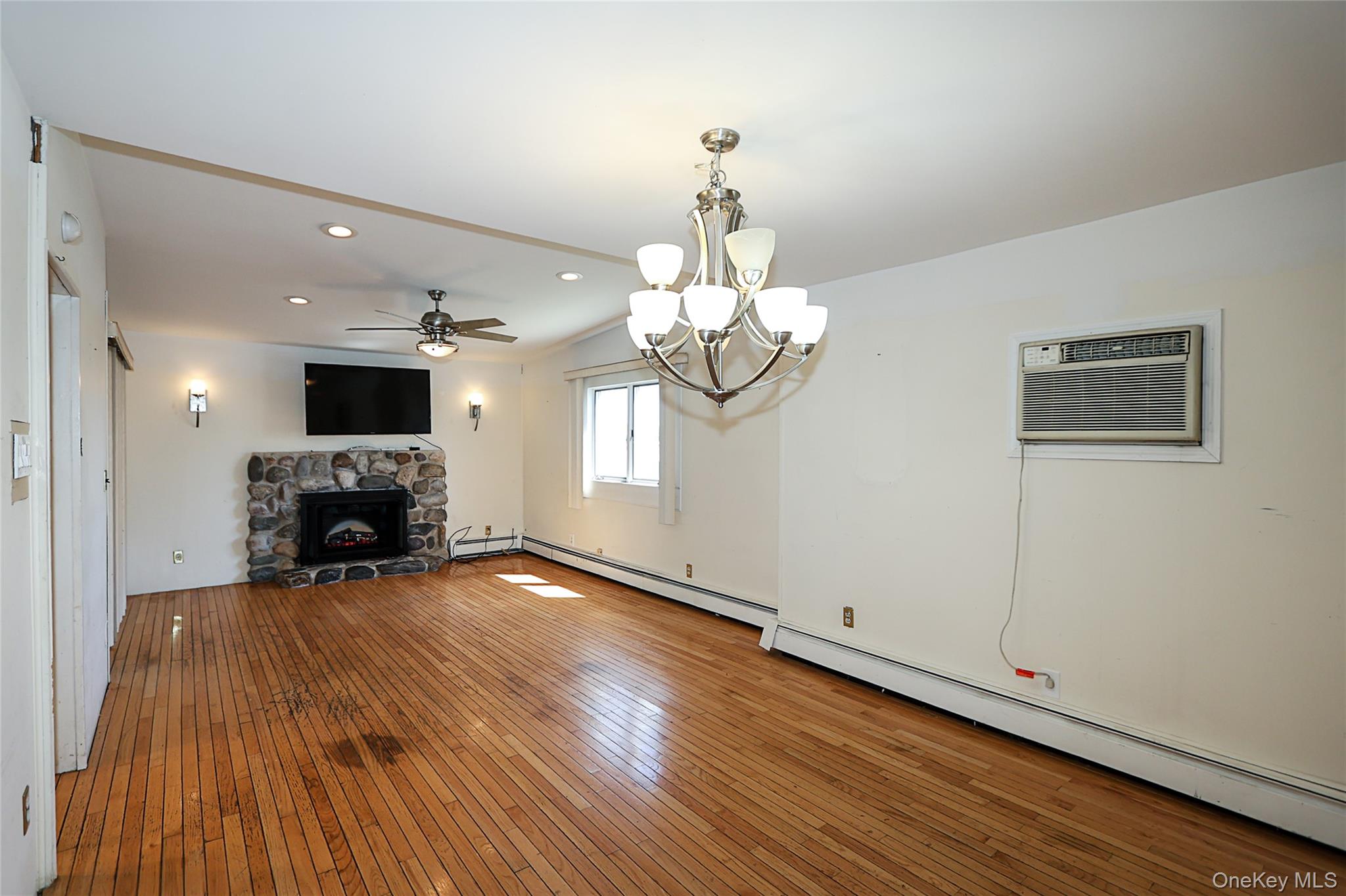 20 E Clearwater Road Property Photo 14