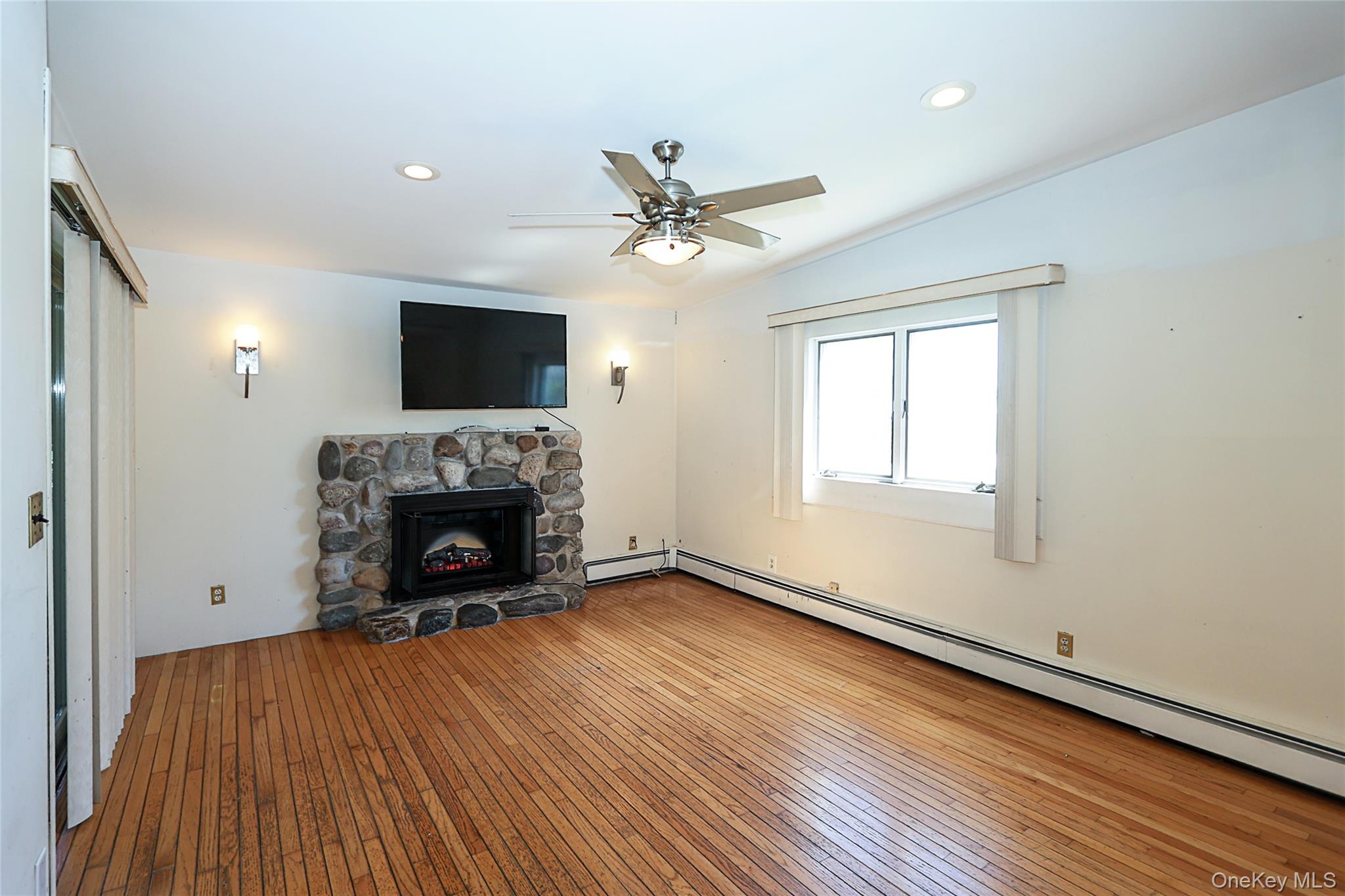 20 E Clearwater Road Property Photo 17