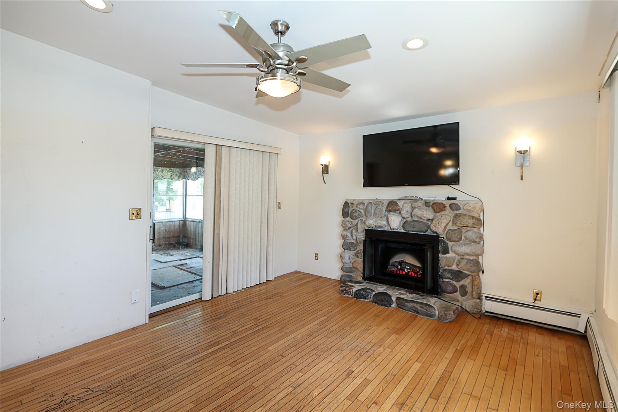 20 E Clearwater Road Property Photo 18