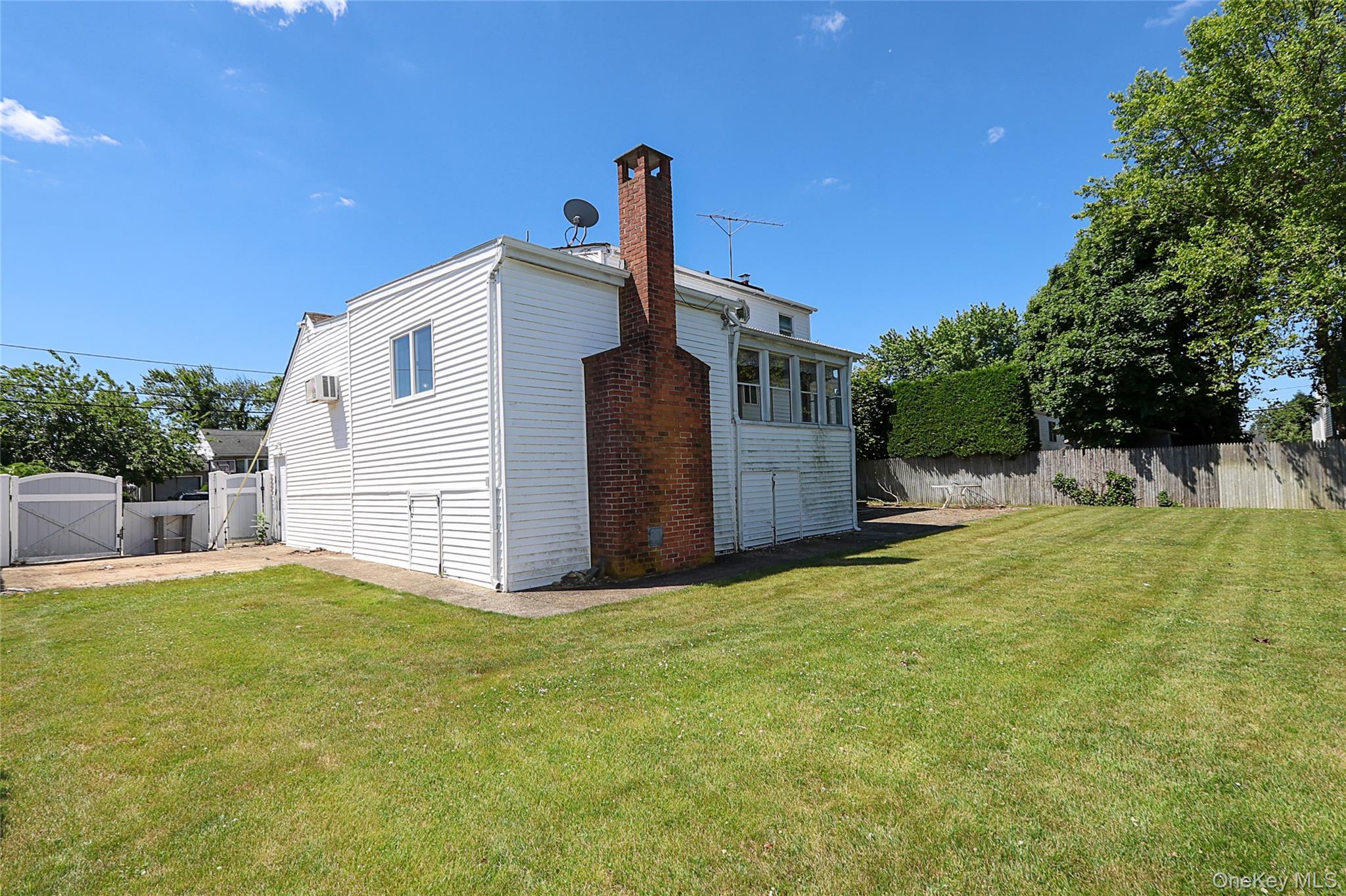 20 E Clearwater Road Property Photo 38