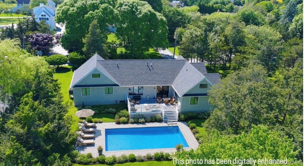 26 Tuthill Lane Property Photo 2