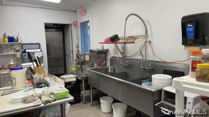 43 Violet Avenue Property Photo 9