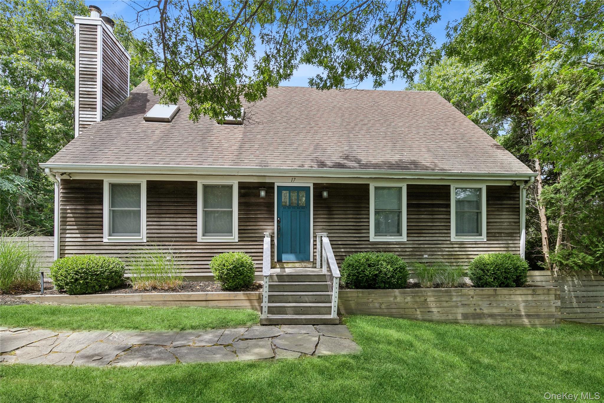 17 Squires Boulevard Property Photo 1