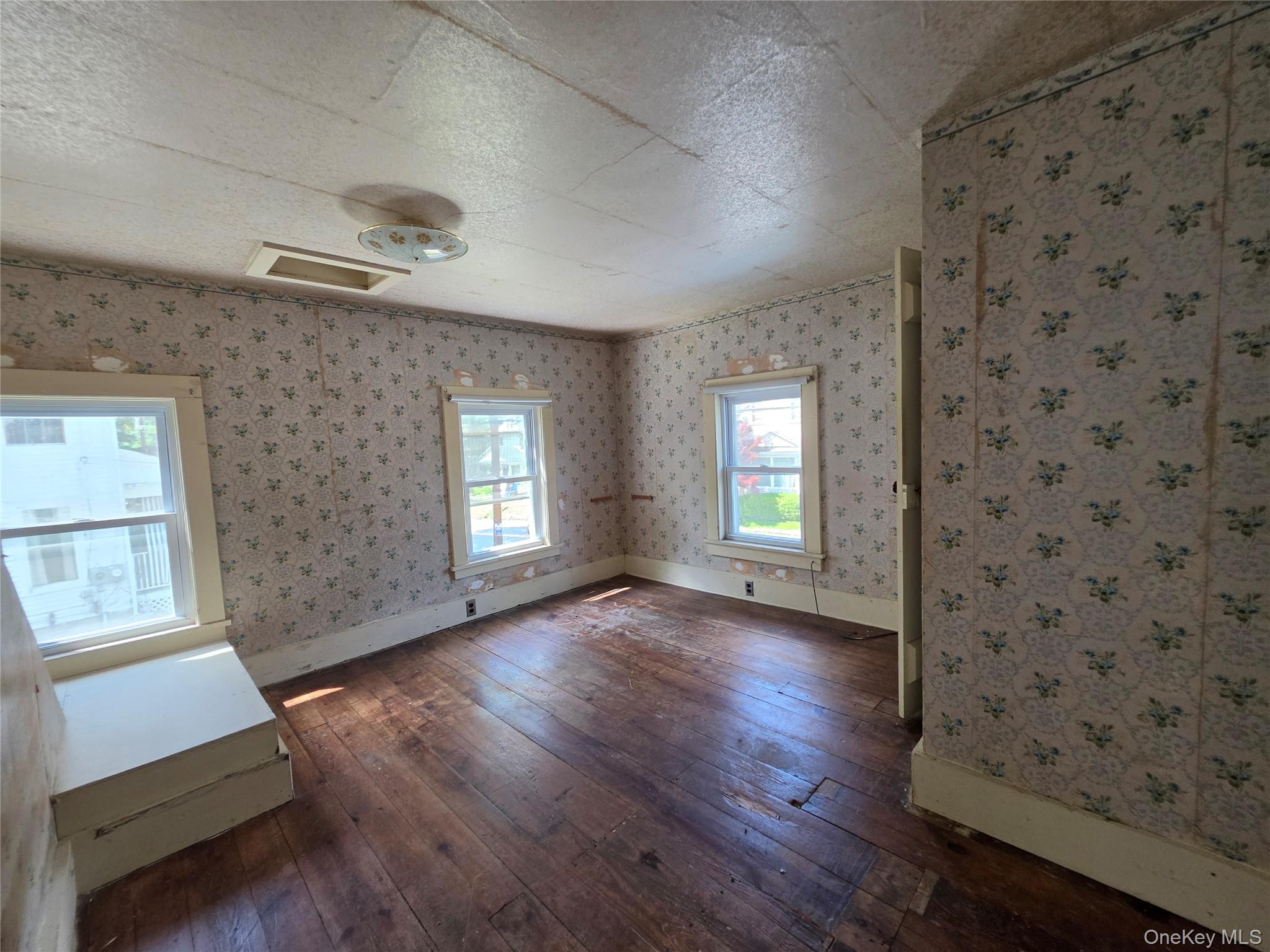 229 Bridge Street Property Photo 25