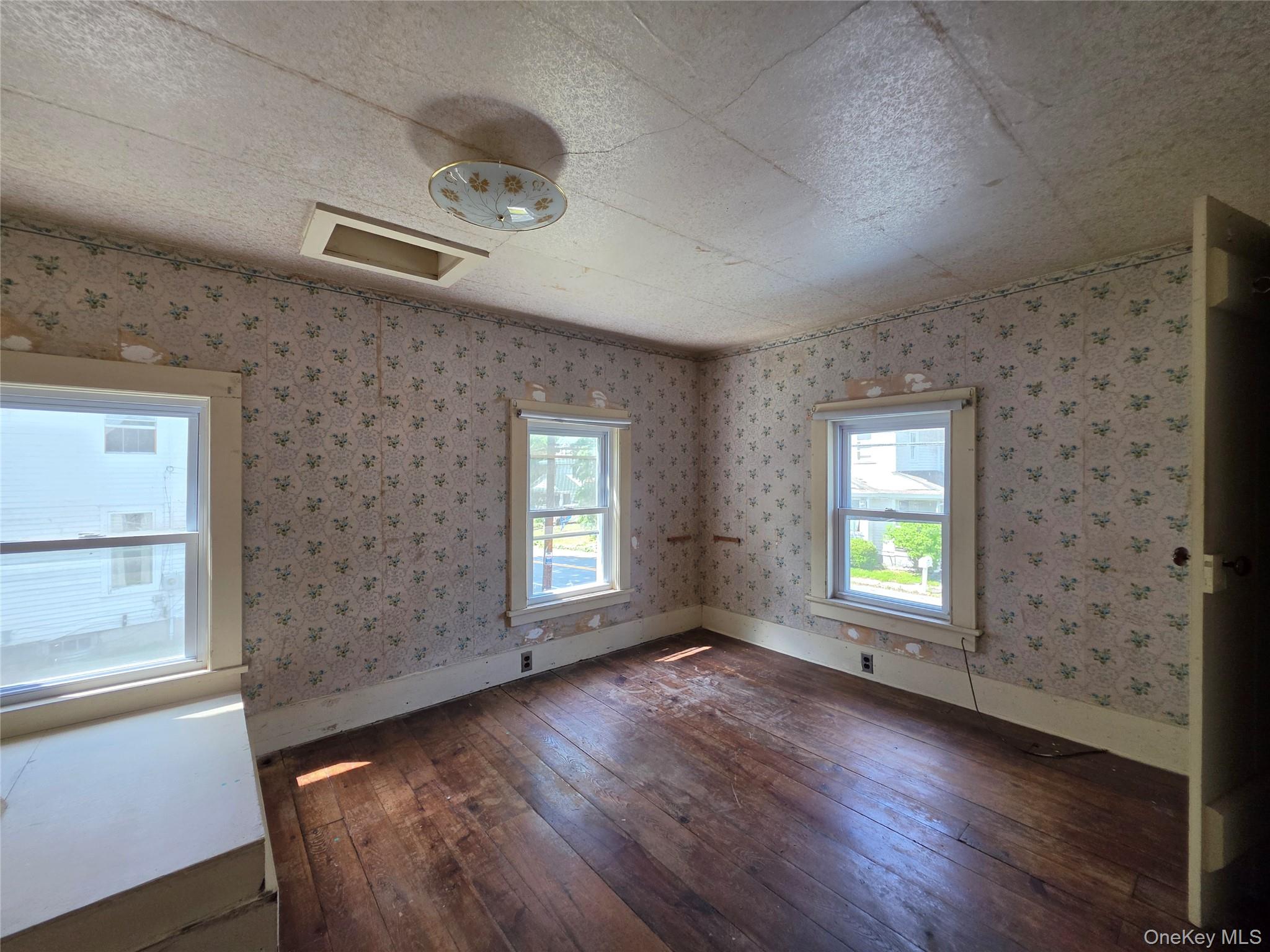 229 Bridge Street Property Photo 26