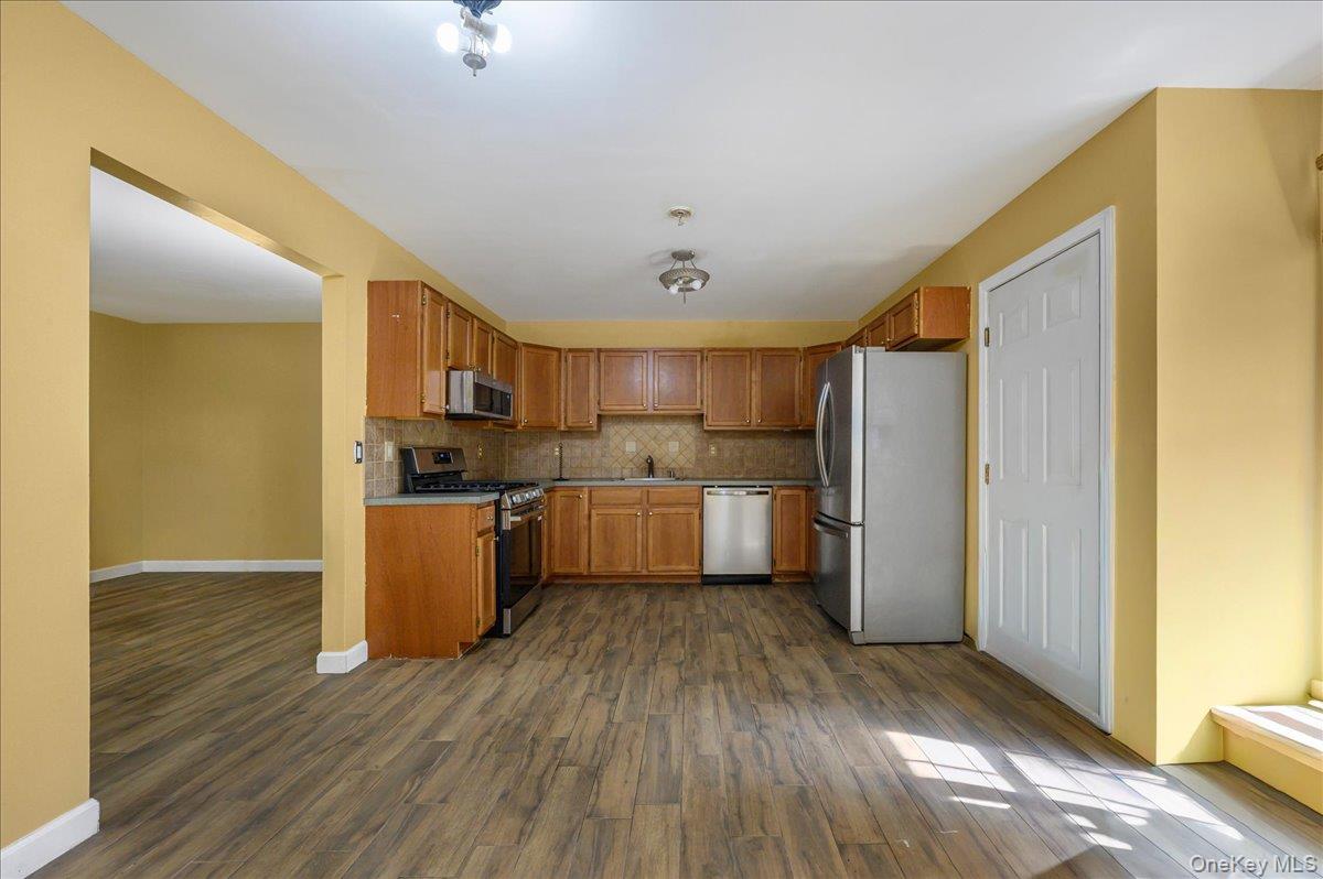 204 Mattituck Court Property Photo 8