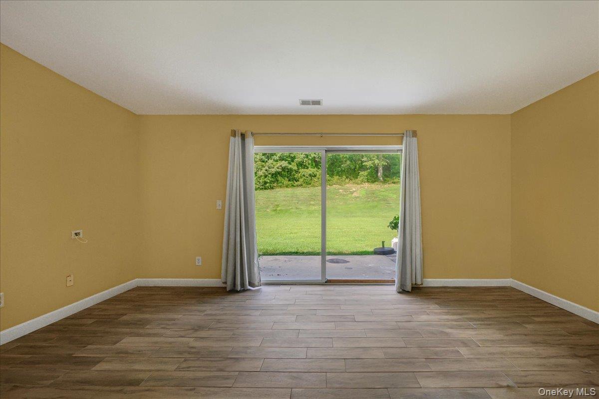 204 Mattituck Court Property Photo 11