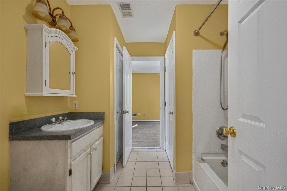 204 Mattituck Court Property Photo 15