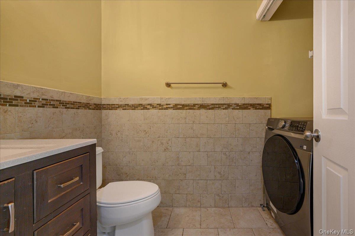 204 Mattituck Court Property Photo 19