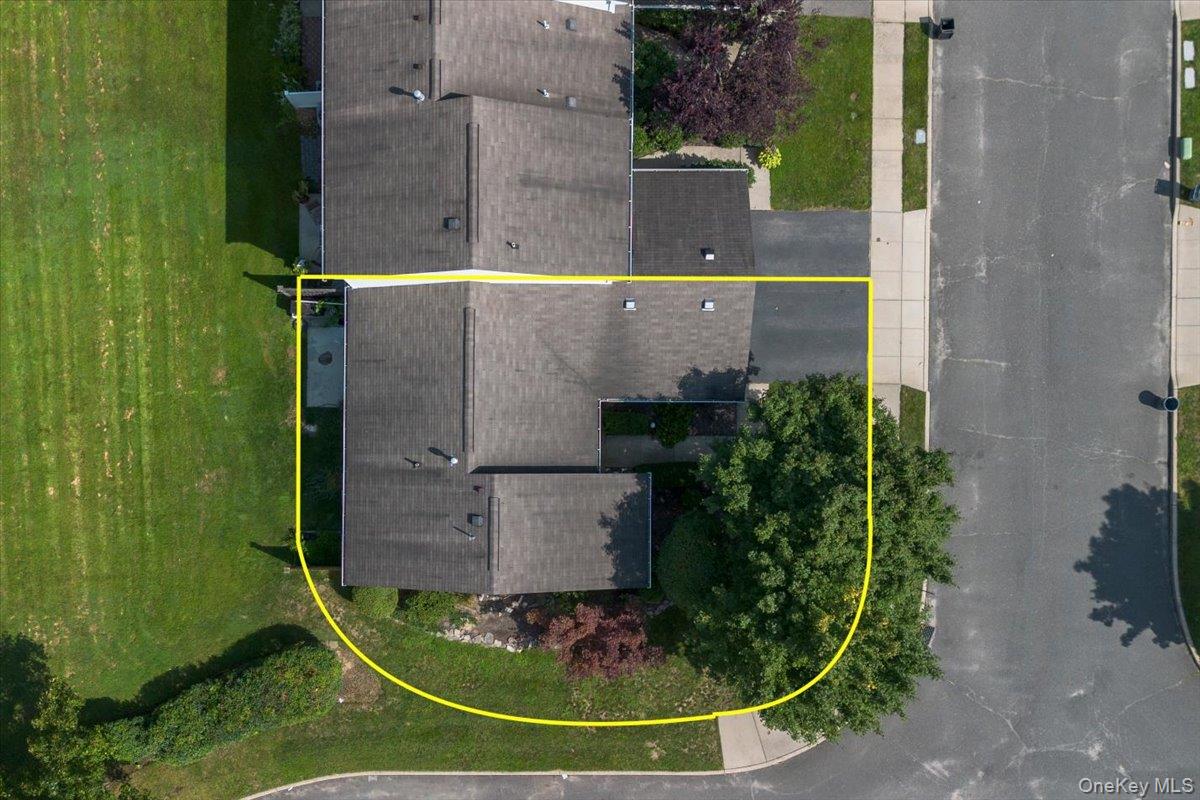 204 Mattituck Court Property Photo 26