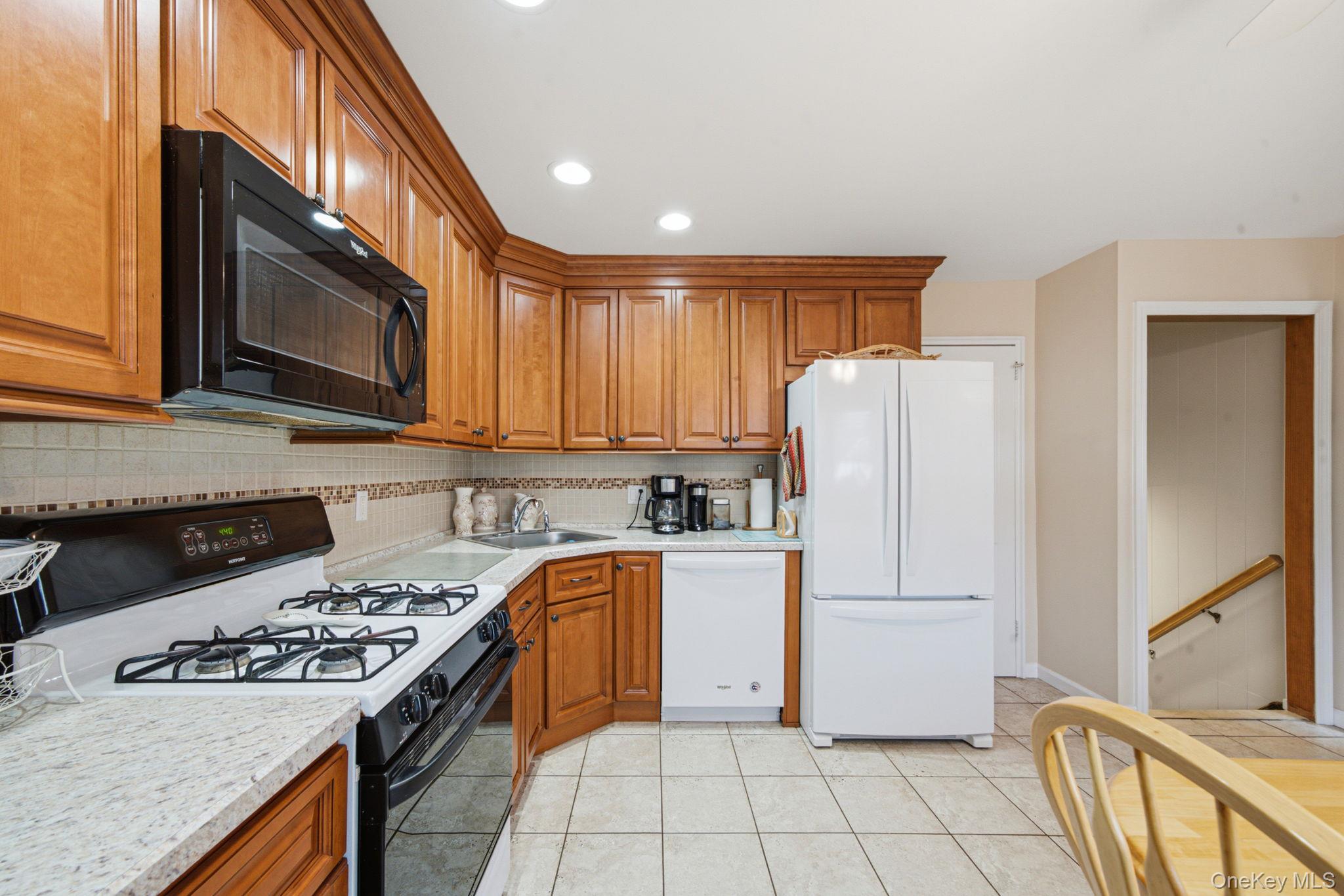 92 W 19th Street Property Photo 16