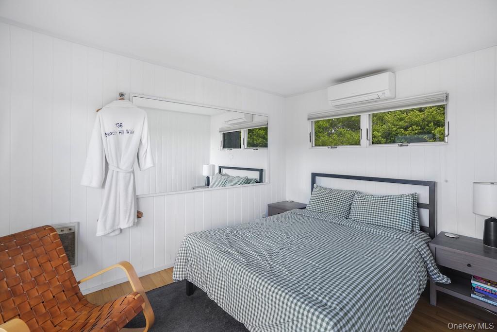 136 Beach Hill Walk Property Photo 6