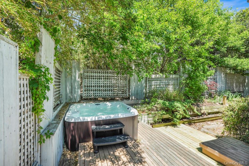 136 Beach Hill Walk Property Photo 17