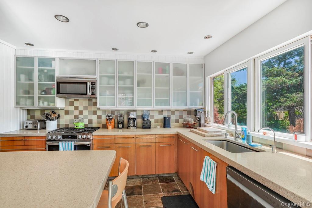 136 Beach Hill Walk Property Photo 25