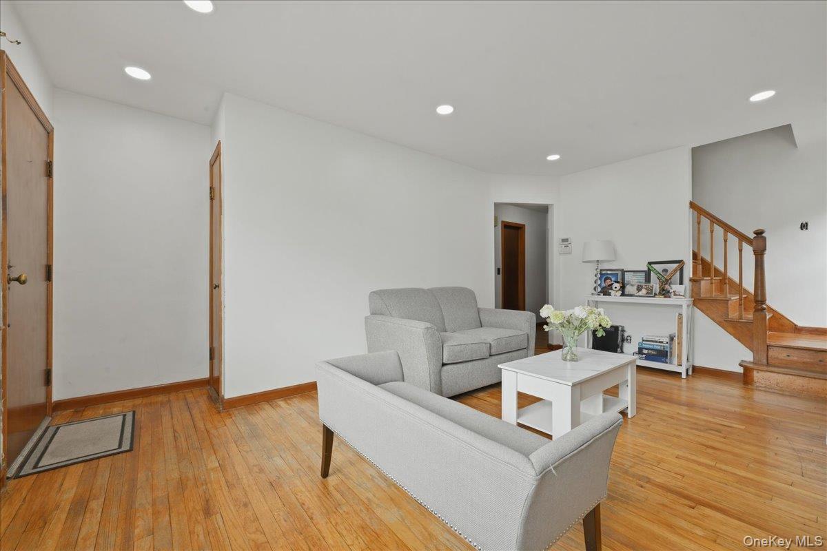 358 Langley Avenue Property Photo 4